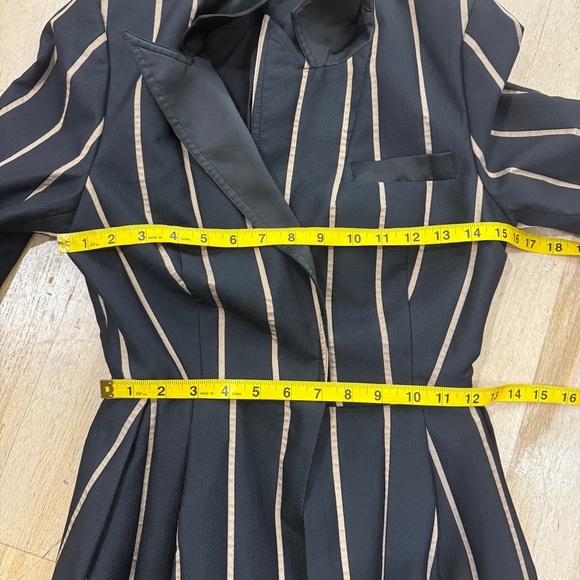 Self-portrait tailored stripe blazer WORN ON TV! highly sought after!!! - Picture 14 of 16
